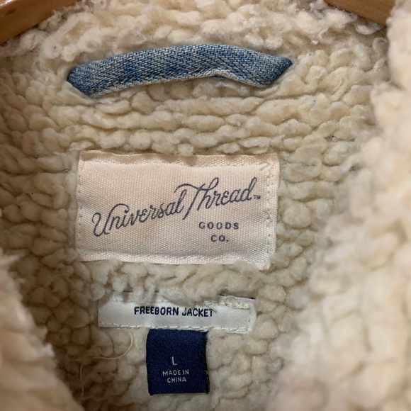 Universal Thread Freeborn Jean Jacket Light wash L - Picture 3 of 8